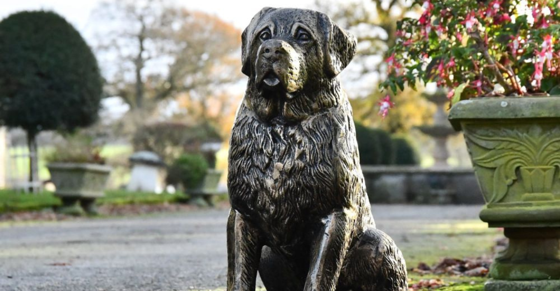 Dog_Garden_Statue