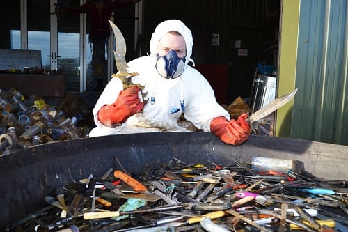 West Mercia Police Donate 5000 Knives to National Memorial Statue