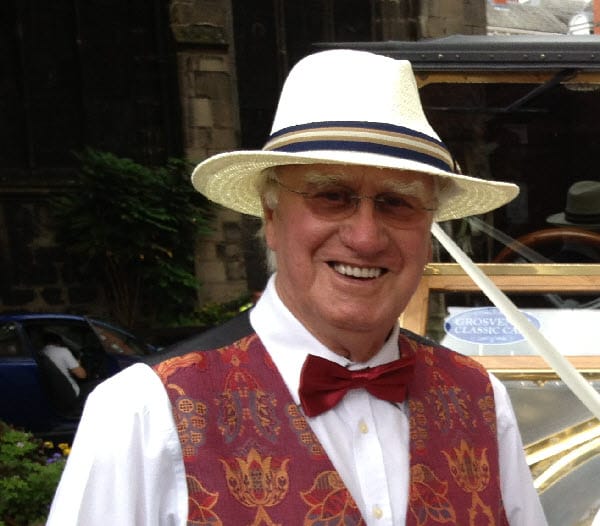 Derek Harrison to duet with Tracy Knowles