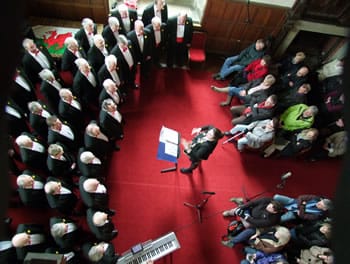 Fron Choir and Porthywaen collaborate again