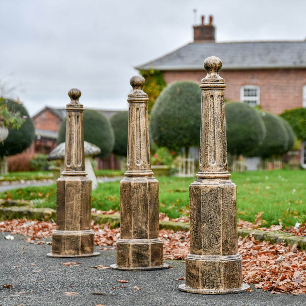 'Fernsby' Antique Gold Cast Iron Bollard