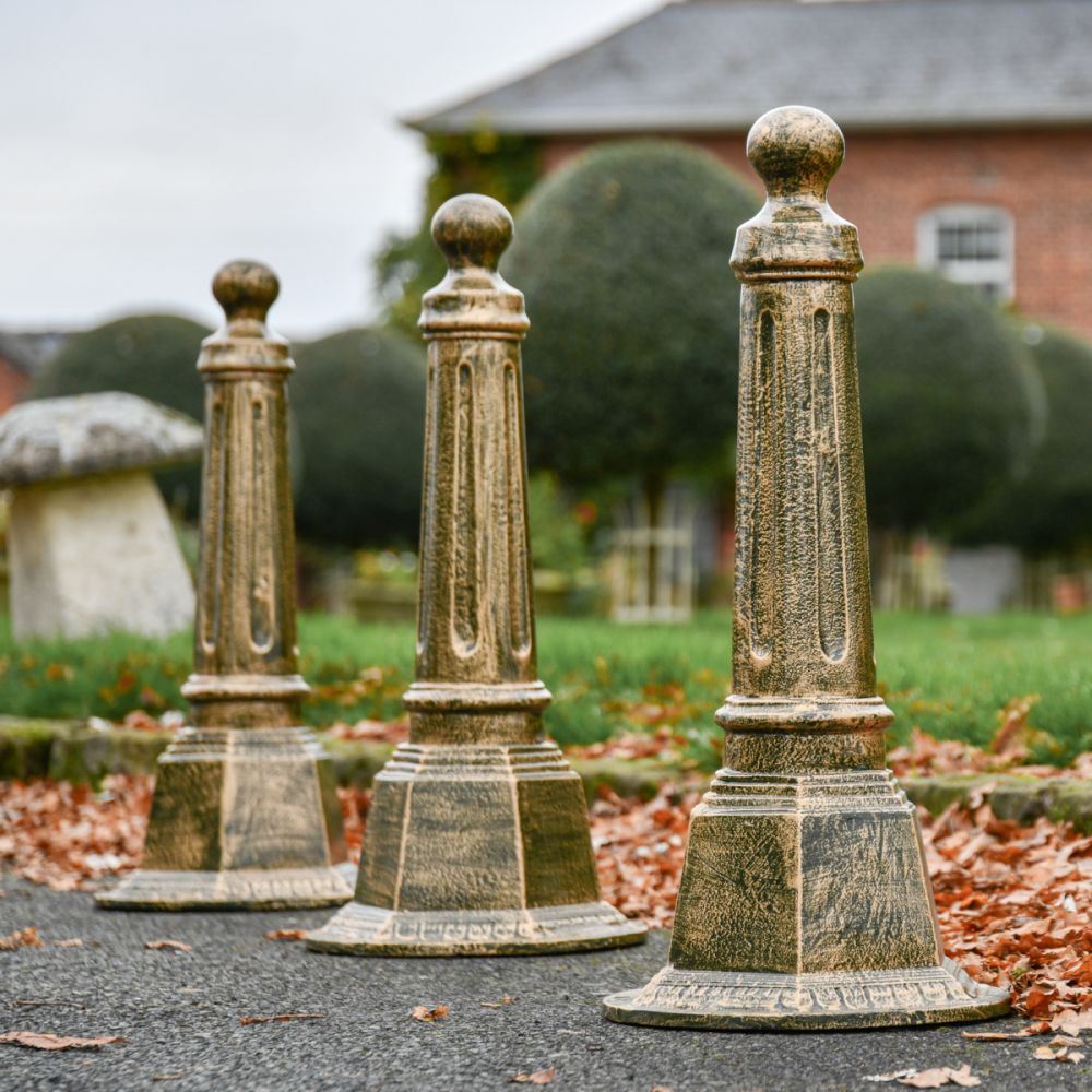 'Bettencourt' Black & Gold Brushed Bollard