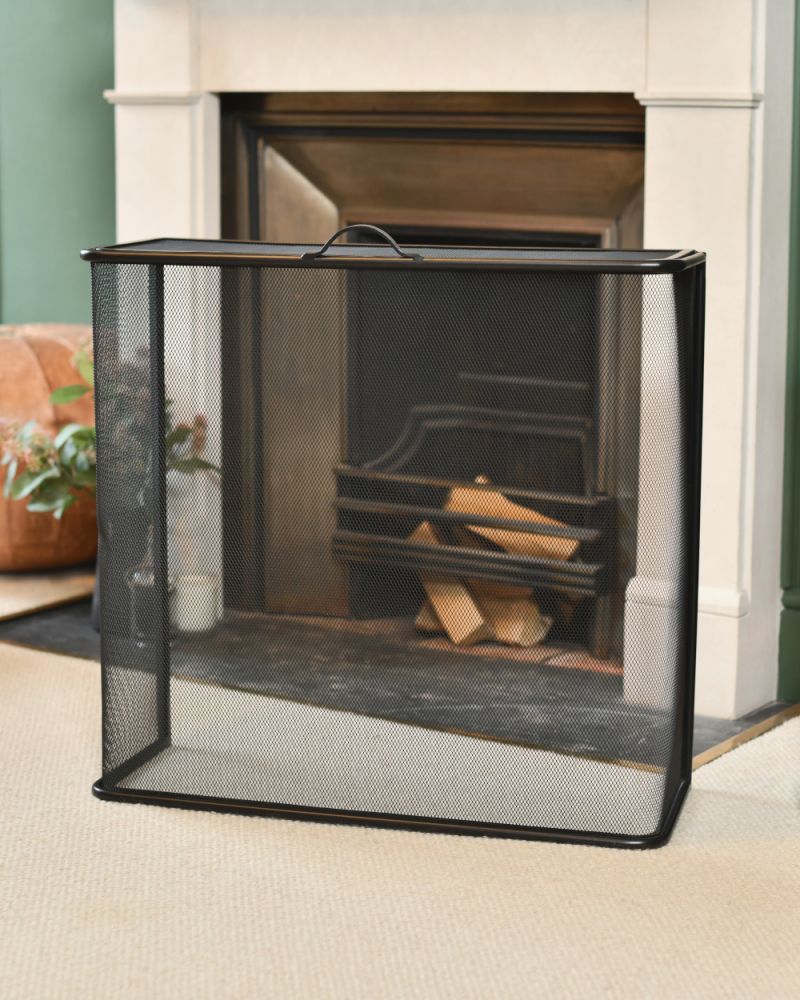 Traditional Black 'Horton' Fire Guard - 71cm