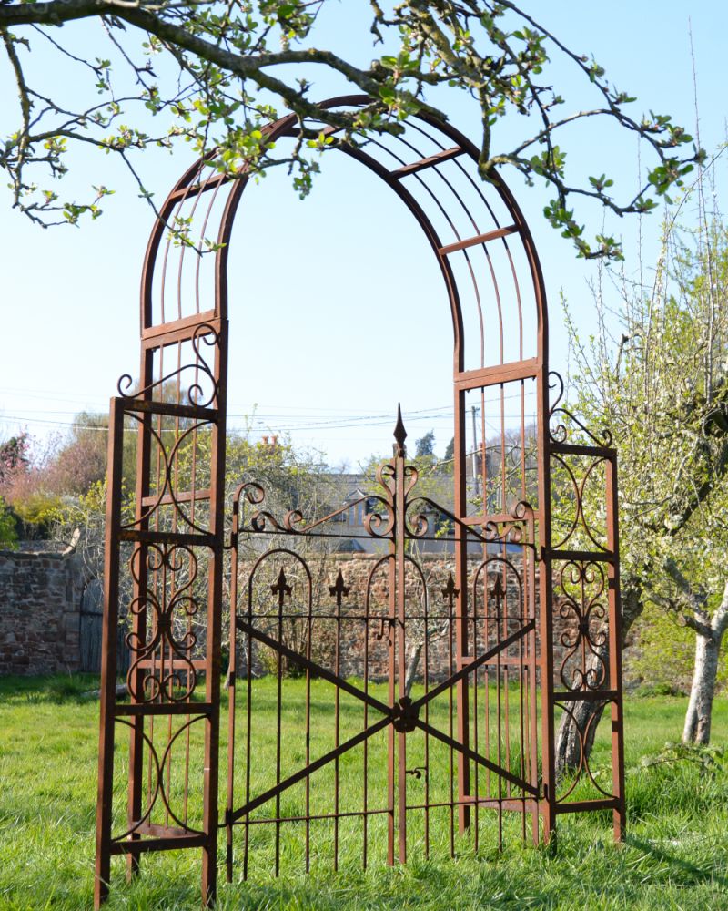 Ornate Rustic 'Wightwick' Gothic Rose Arch With Gate - 2.4m