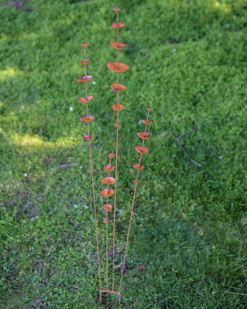 Rustic 'Sedge' Garden Lawn Spike