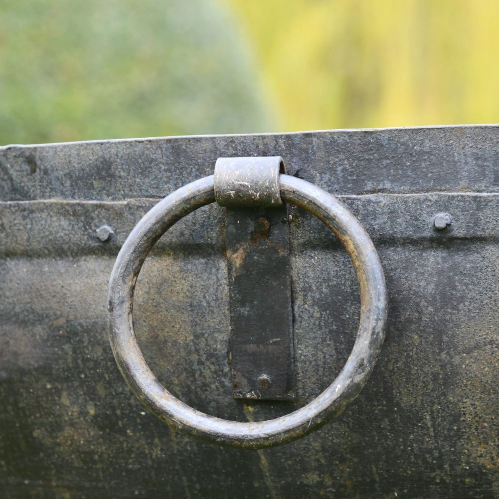 Close up of Handles Down 