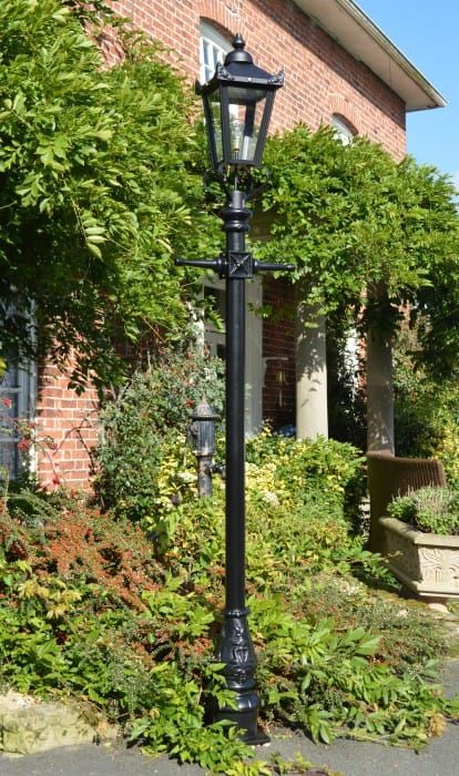 Classic Black Victorian Lamp Post 2.7m