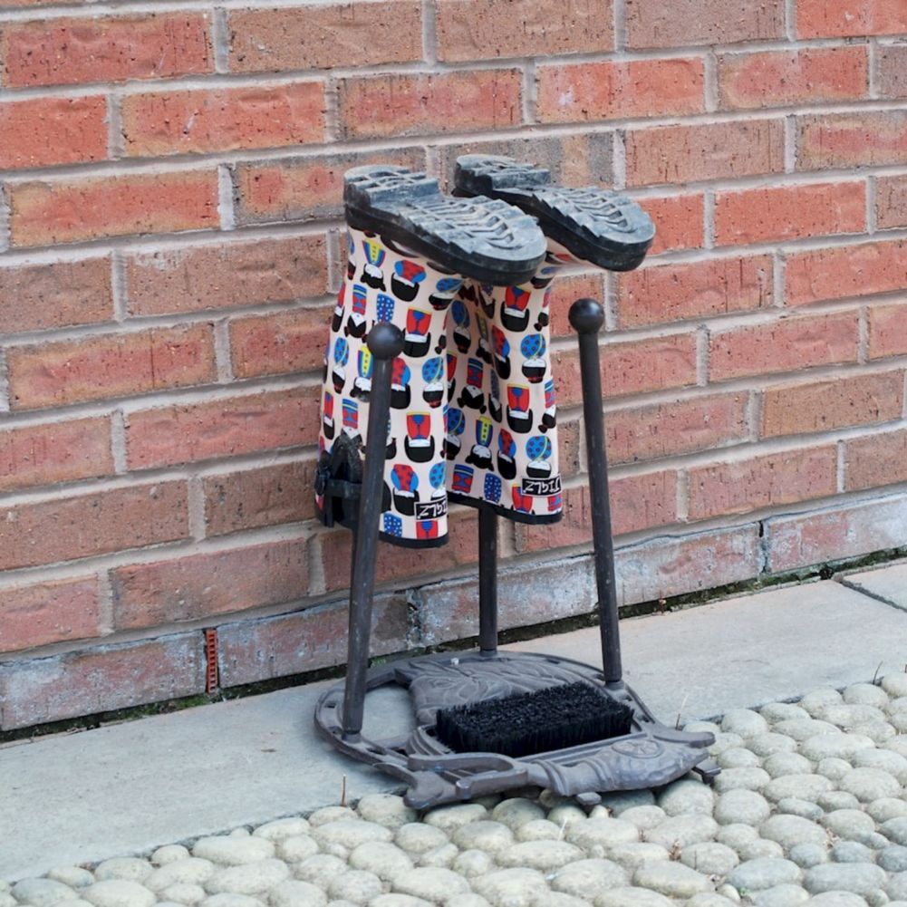 Horseshoe Boot Stand and Brush In Use