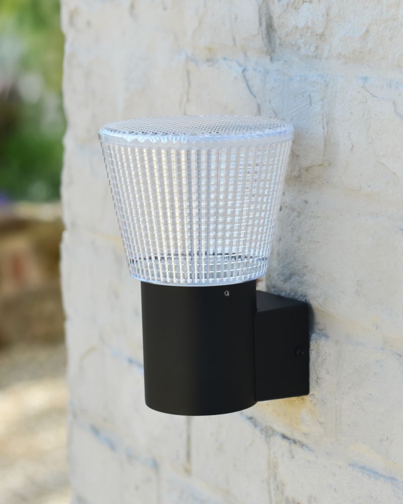 'Becker' Garden Wall Light