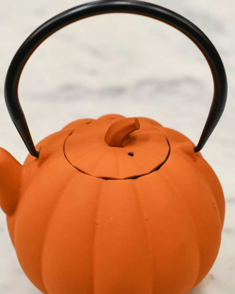 'The Pumpkin' Traditional Cast iron Japanese Teapot Close Up Details