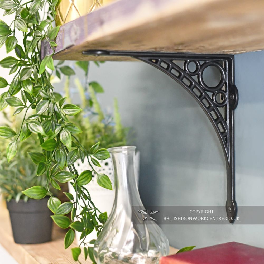 Black Cast Iron Iron Bridge Bracket - 22 x 22cm