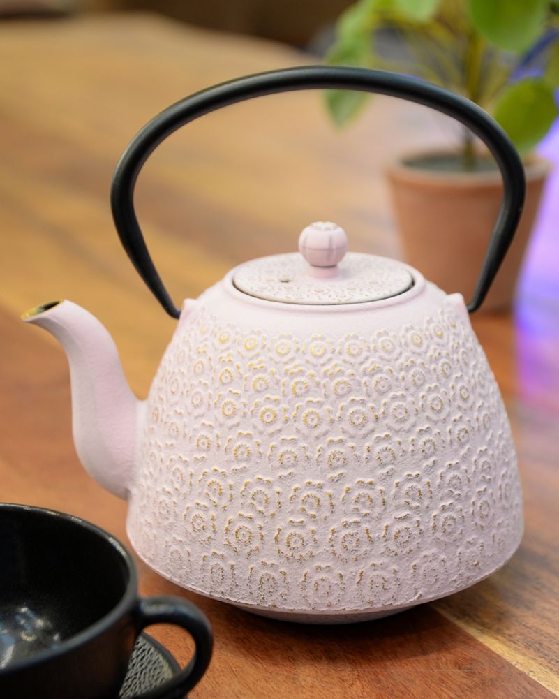 Cast Iron 'Hana' Pale Pink Japanese Teapot
