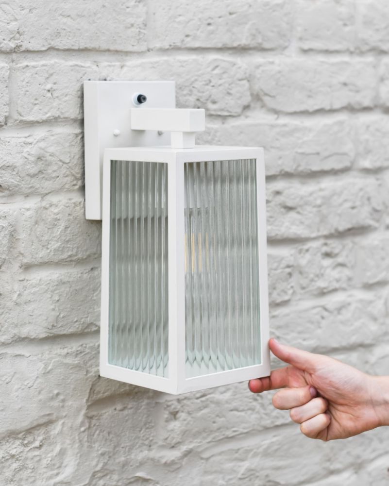 Contemporary White 'Caja' Wall Light - Ribbed Glass Scale