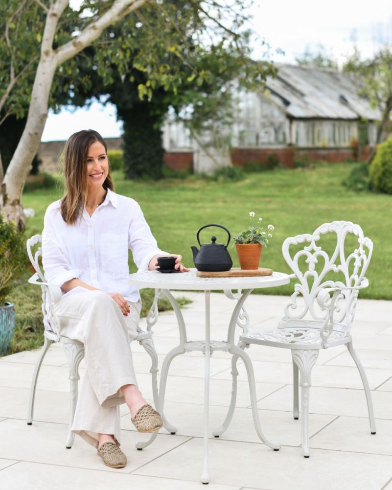 Deluxe August Two Seater Outdoor Furniture Set in Antique White Scale