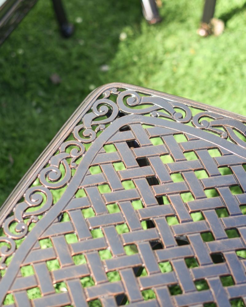 Close up of Deluxe 
