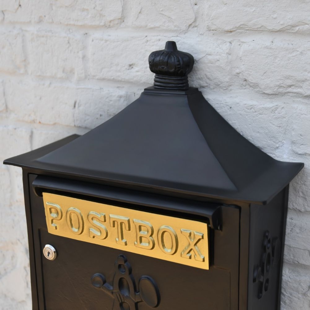 Close up of 'Suffolk' Post Box with Gold POSTBOX frame 