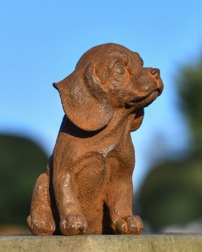 RUSTIC CAST IRON CHARMING SITTING DOG