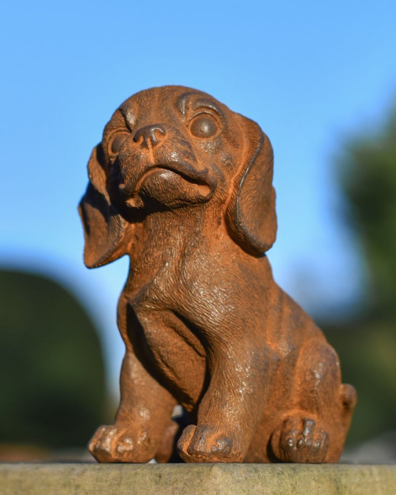 RUSTIC CAST IRON CHARMING SITTING DOG