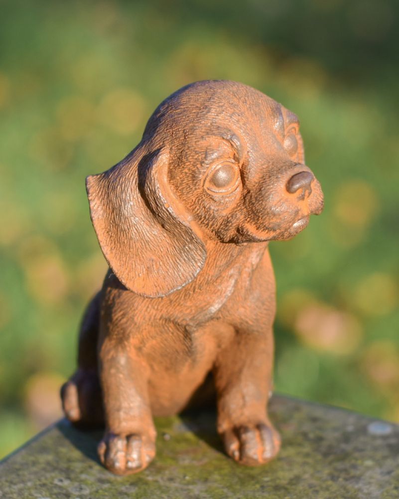 RUSTIC CAST IRON CHARMING SITTING DOG