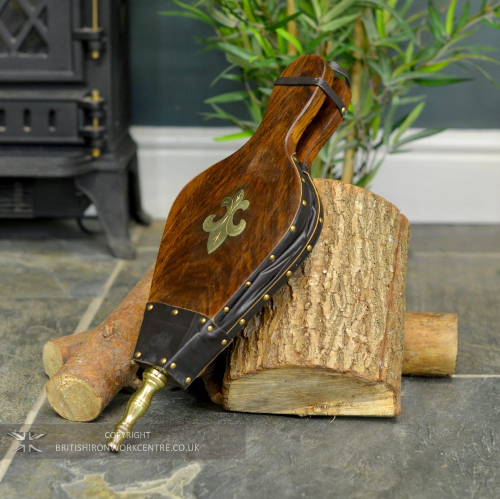 “Watson House” Traditional Wooden Fireplace Bellows