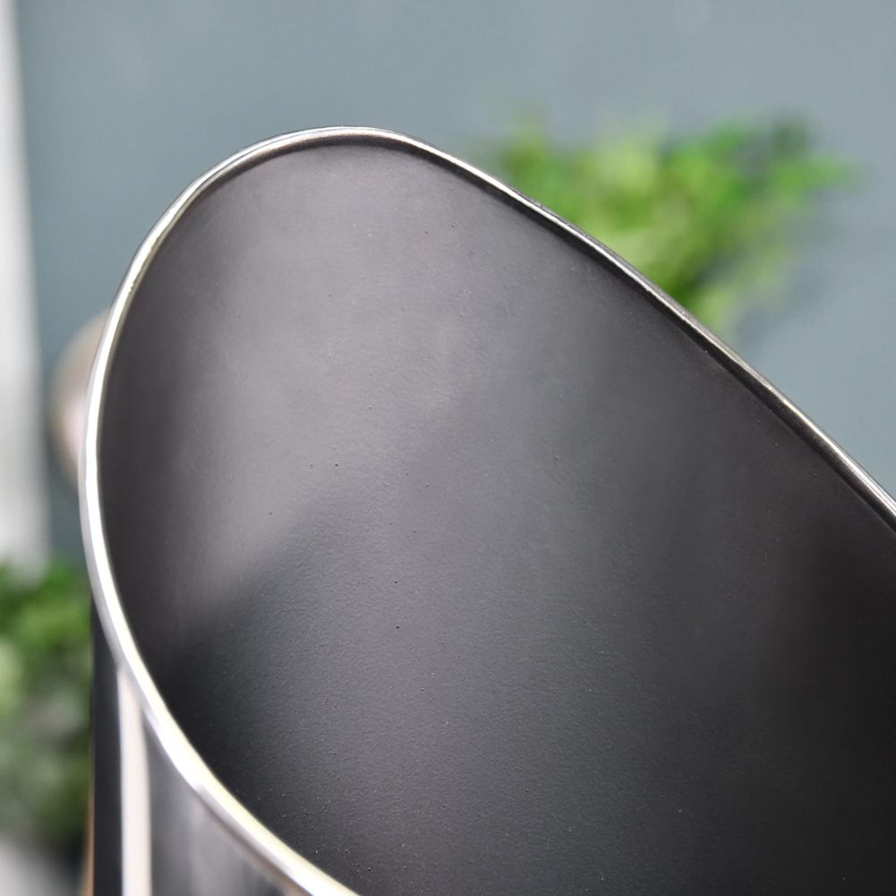 ’Rosalie’ Coal Hod Lip Detail