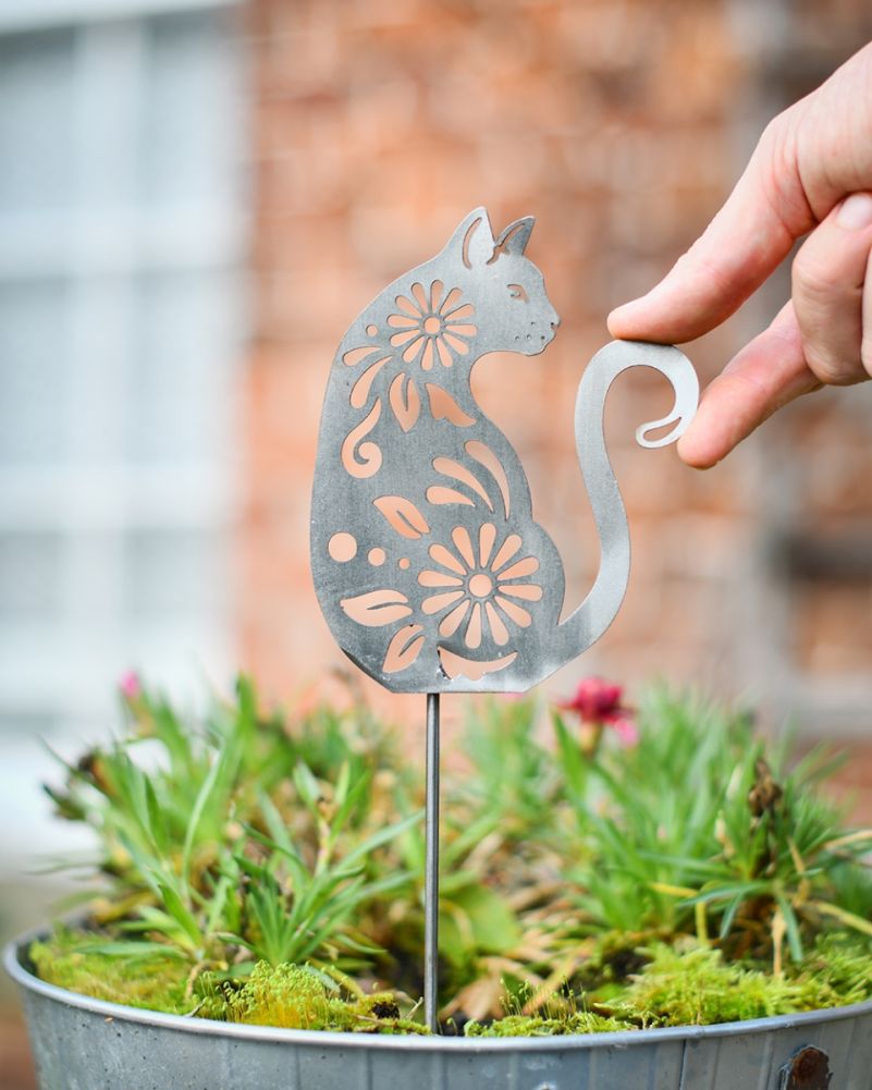 Floral Cat Decorative Plant Pot Spike - Pack Of Two Scale