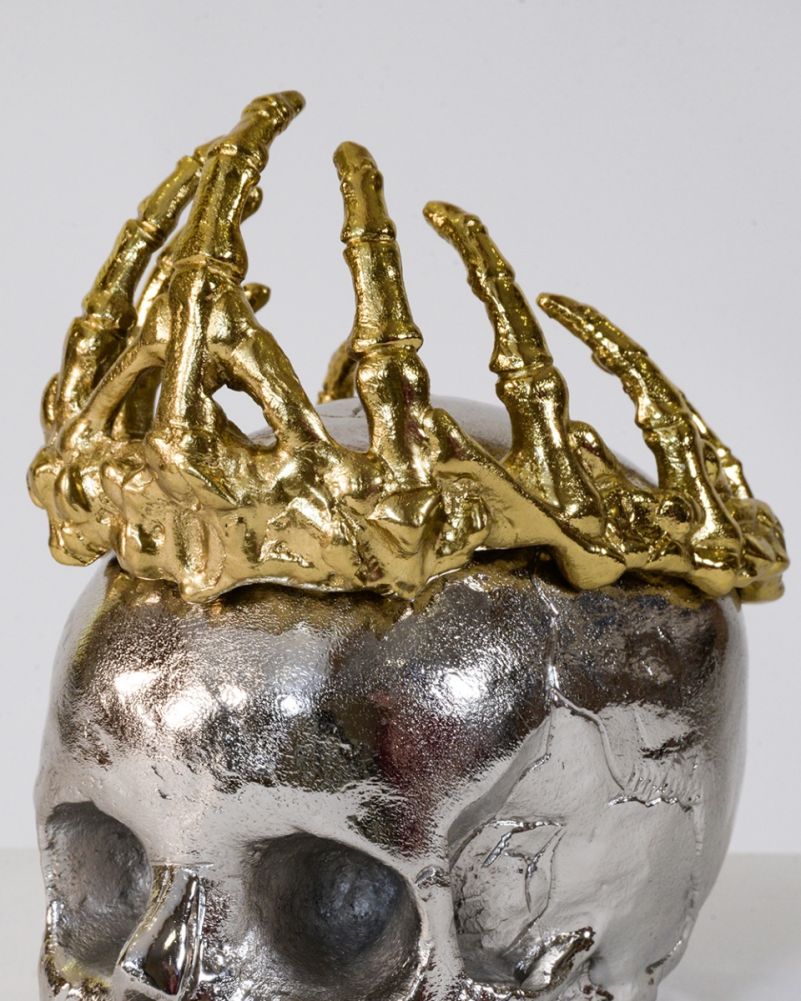 Gilded Grasp Skull Interior Ornament Details