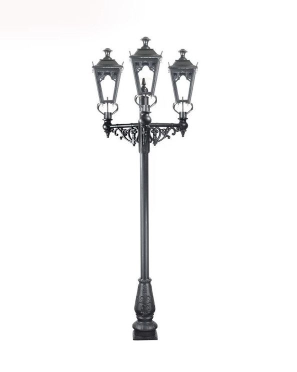 Gothic 'Cleobury' Triple Headed Lamp Post - Copper