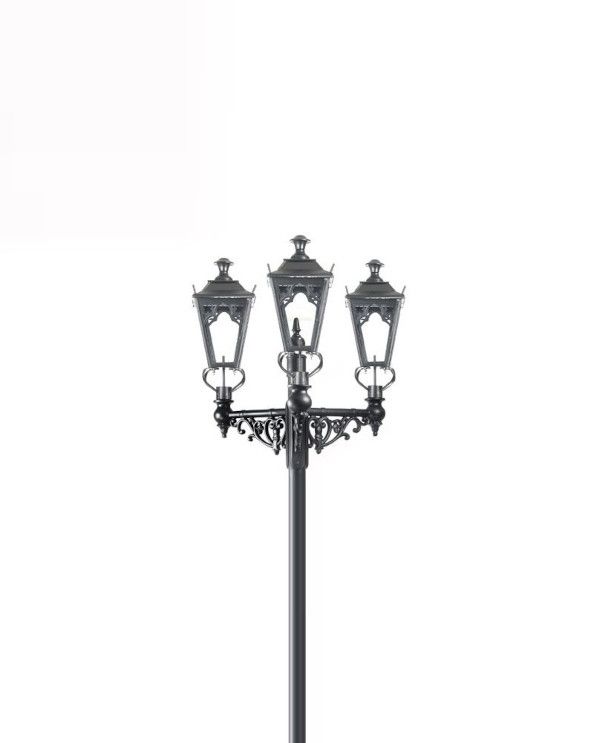 top Of Gothic 'Cleobury' Triple Headed Lamp Post - Copper