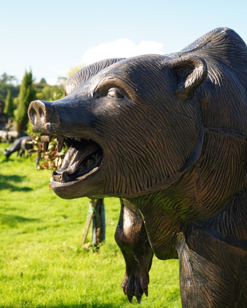 'Grizzly' The American Brown Bear Standing On A Rock Antique Bronze Garden Sculpture Face
