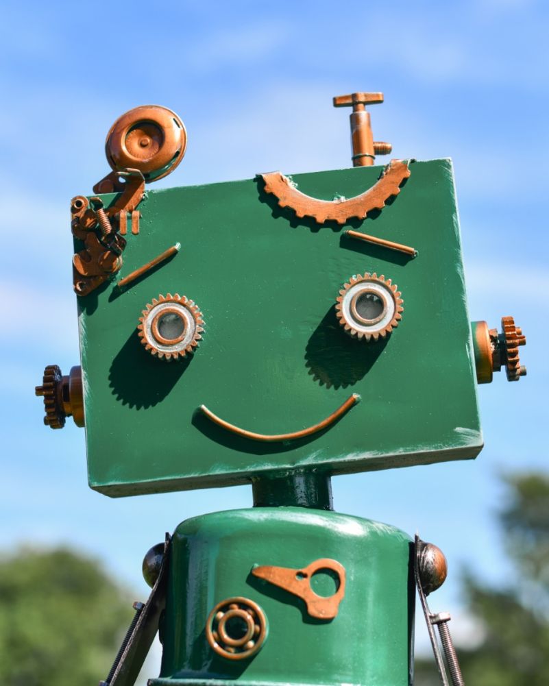 Head of Green Recycled Metal Garden Robot