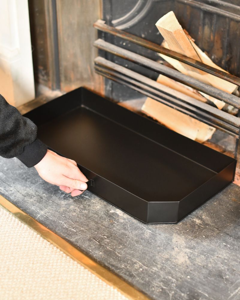 Large Traditional Jet Black Ash Pan Scale
