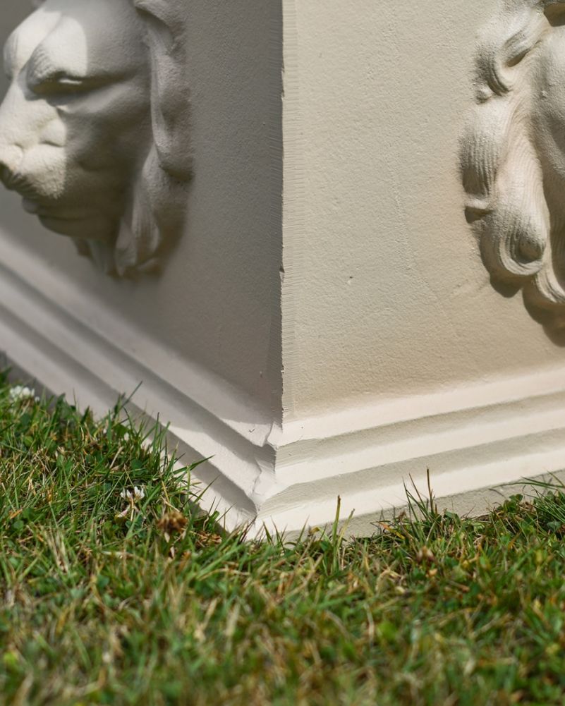 'Leone' Ornate Cream Cast Aluminium Sundial Column Side