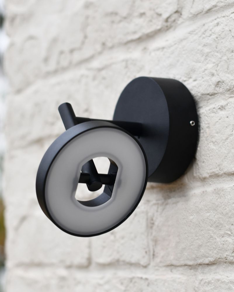 Adjusted 'Corona' Garden Wall Light