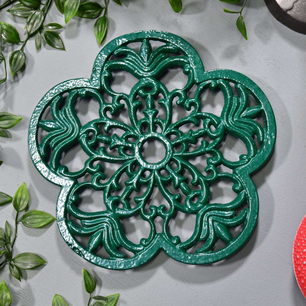 Green Cast Iron Flower Trivet in Situ