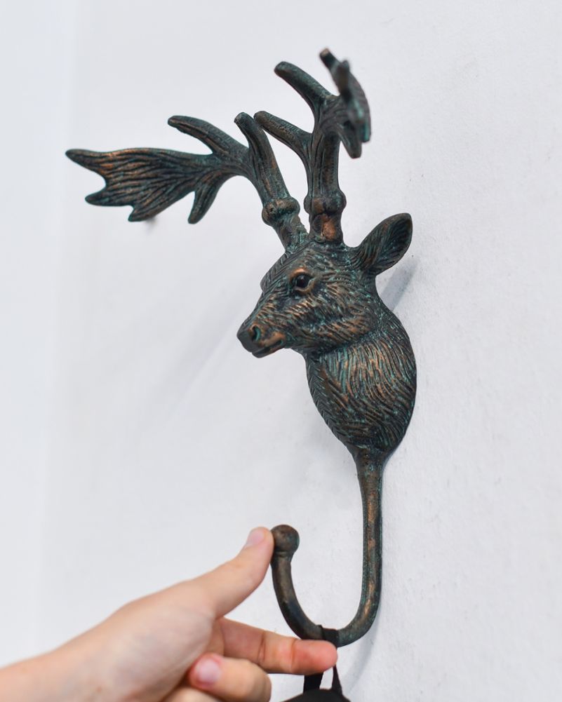 Scale Of The Ornate Cast Aluminium Verdigris Elk Head Hook