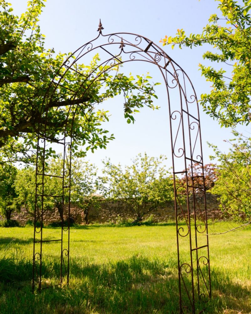 Guglia Traditional Rose Arch