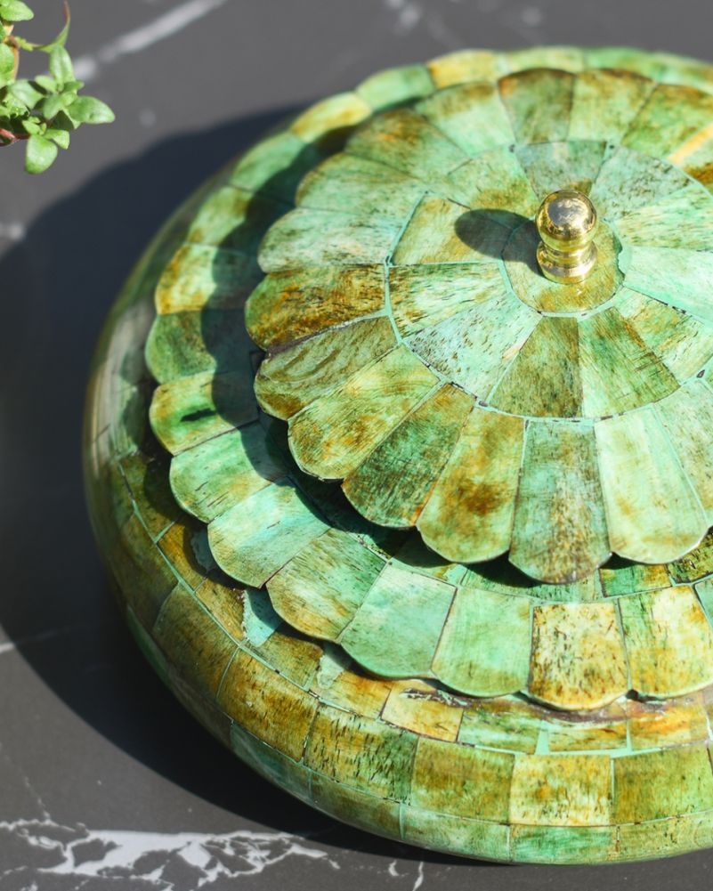 Ornate Shell & Brass 'Muschio' Keepsake Bowl Top