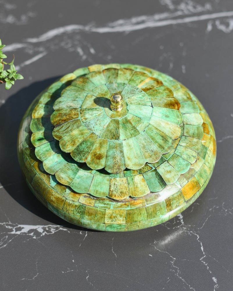 Ornate Shell & Brass 'Muschio' Keepsake Bowl Top