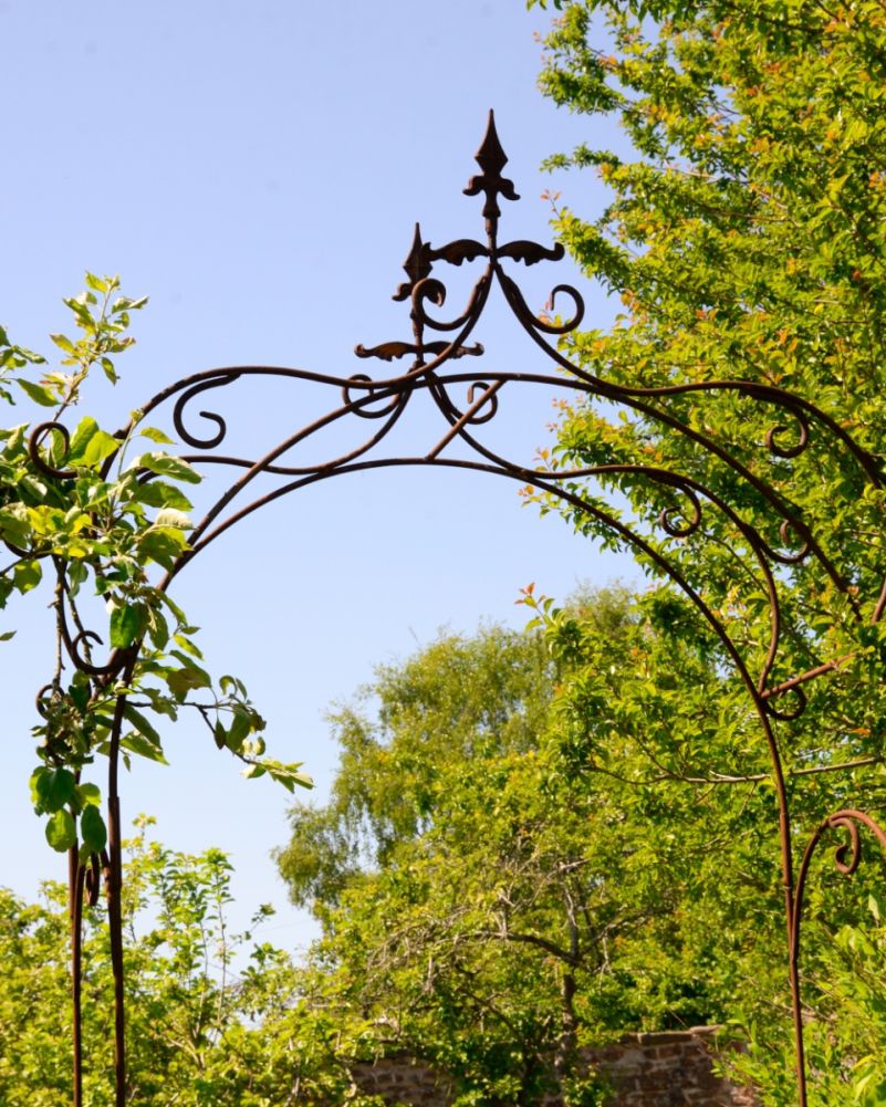 Ornate Three Piece Surmaville Rustic Rose Arch Top
