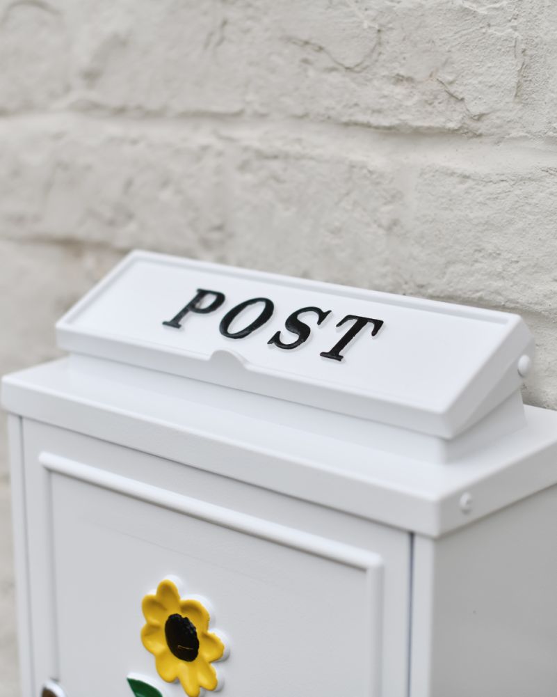 Post Details On Top Of The Sunflower Motif Letter Flap