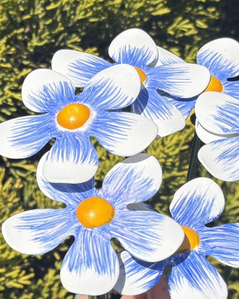 Purple & White Mini Steel Forget Me Not - Set Of Six Details