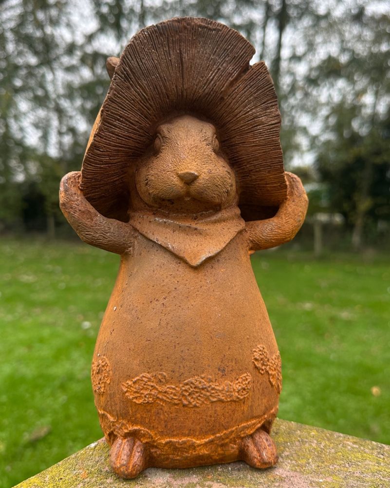 Rustic Cast Iron 'Cappello' The Bunny Garden Sculpture