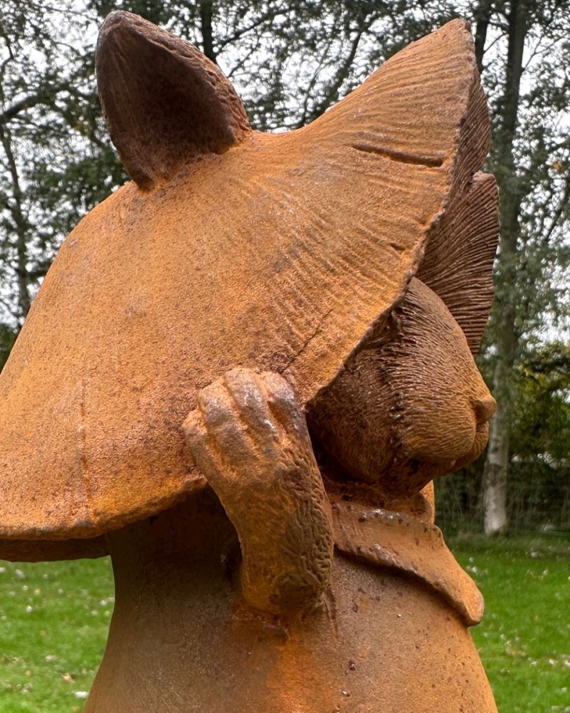 Rustic Cast Iron 'Cappello' The Bunny Garden Sculpture Side On