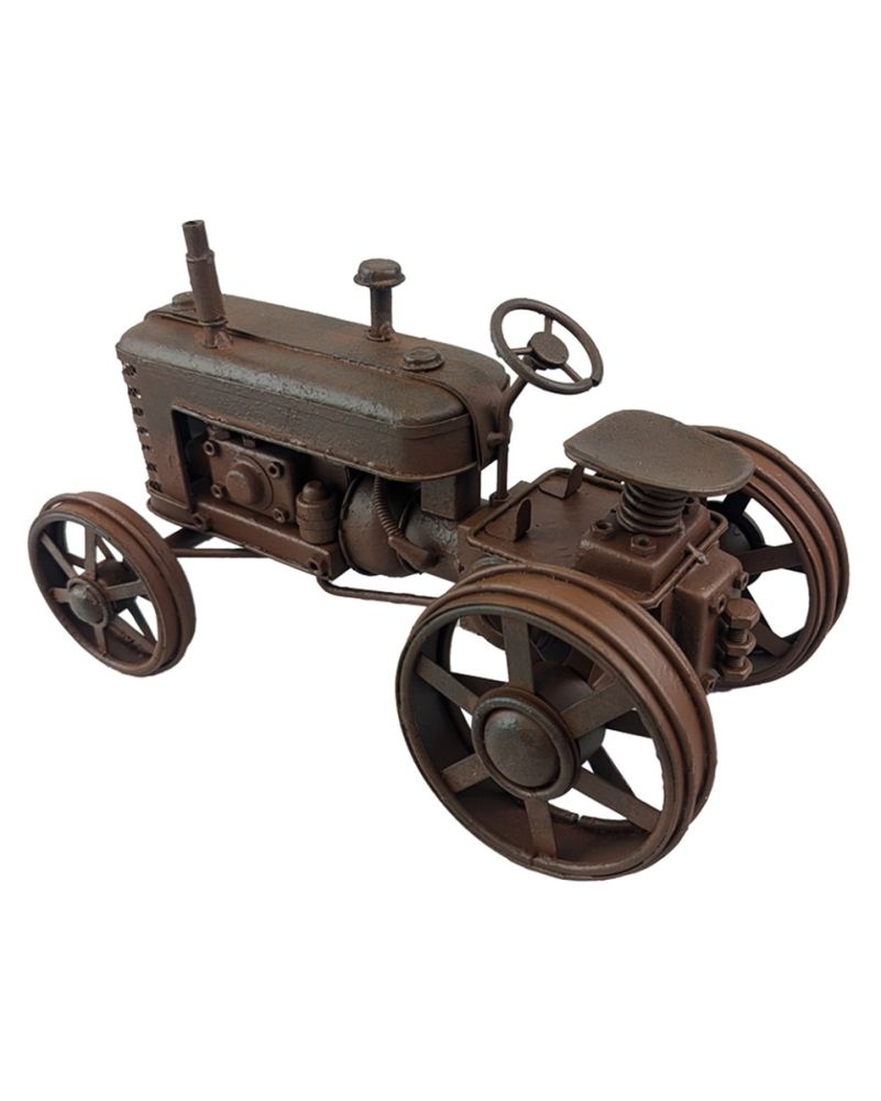 Details On The Rustic Vintage Tractor