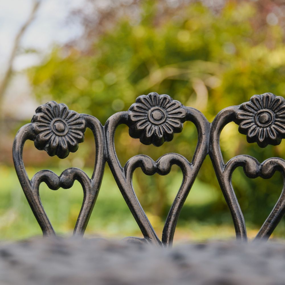 Close up of Daisy embellishments on Chair 
