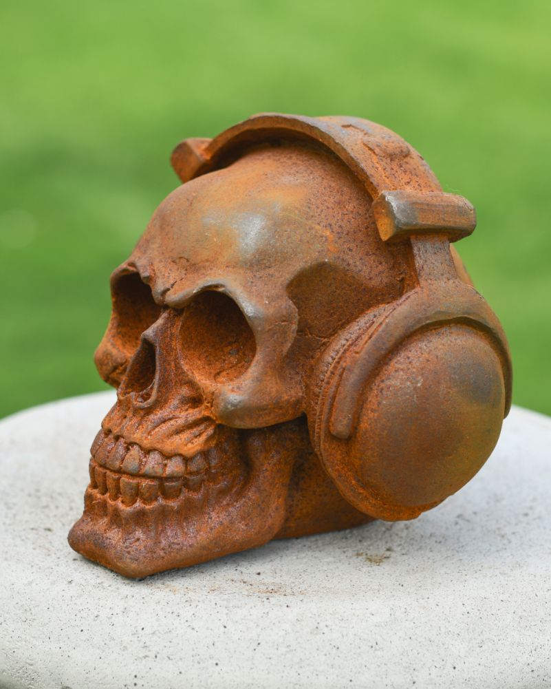 Details Of The Rustic Finish On The Cast Iron Garden Scull Sculpture