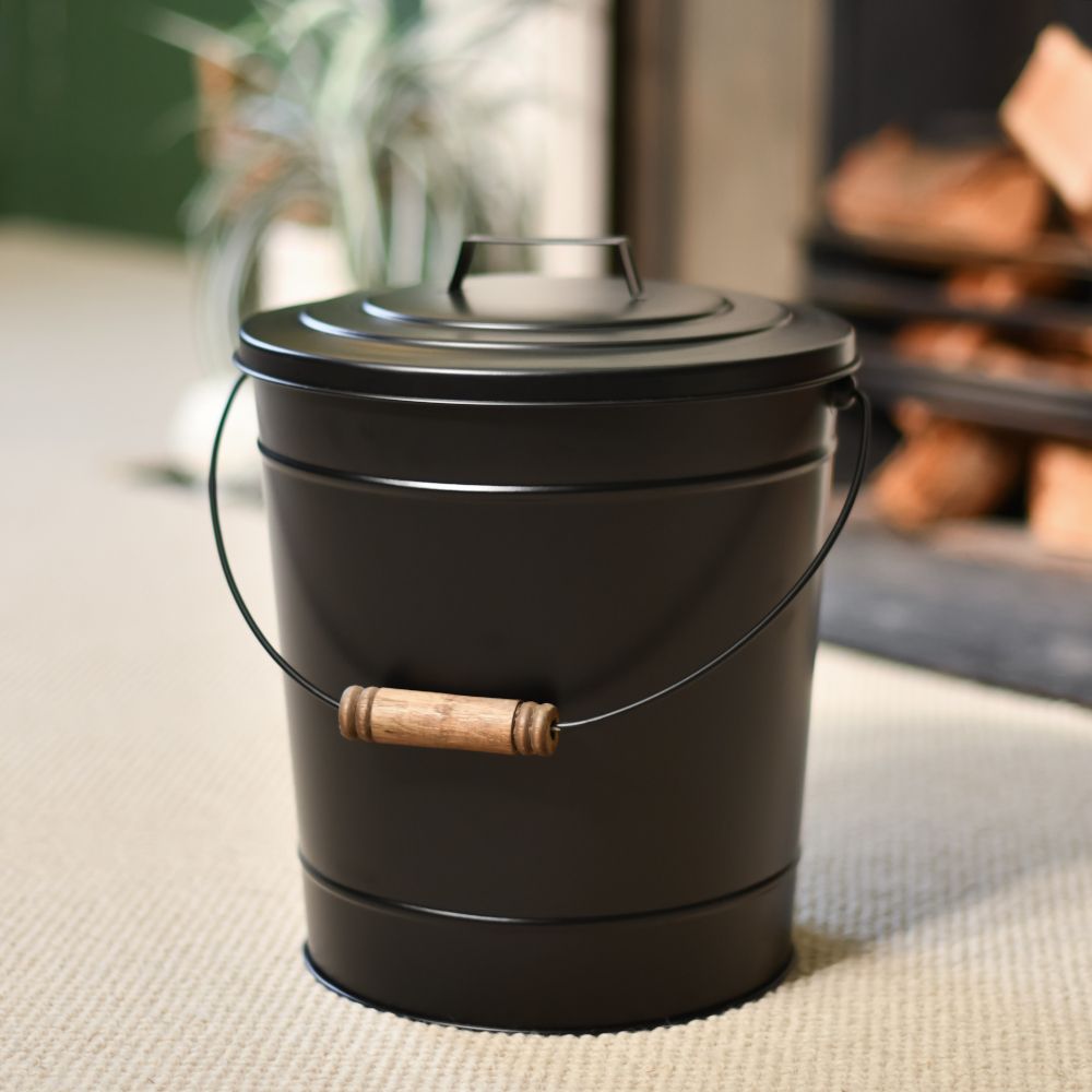 Simplistic Black Ash Bucket With Lid