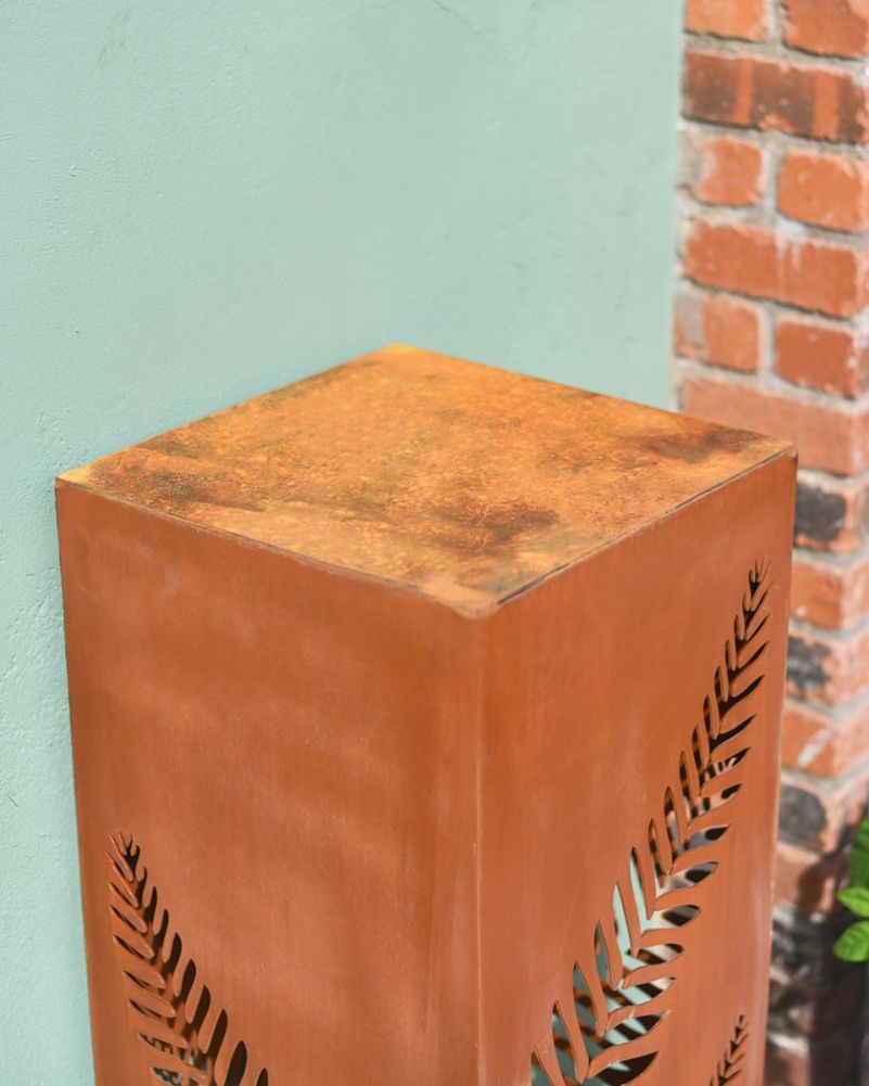 Decorative 'Fougere' Rustic Garden Column Top