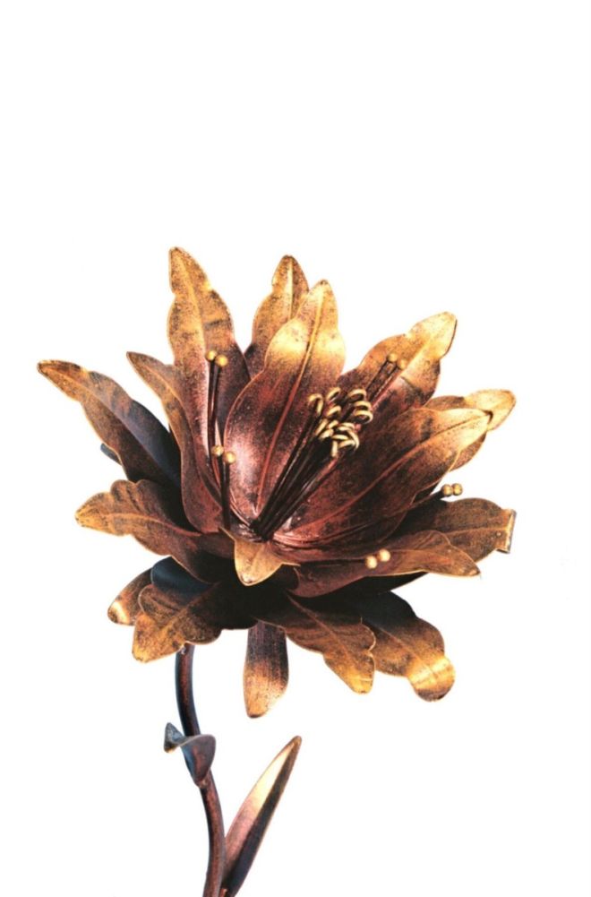 Small Gold Lily Garden Spike